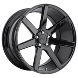 Niche Verona M168 18x8 5x115 40 ET 70.5 CB Gloss Black